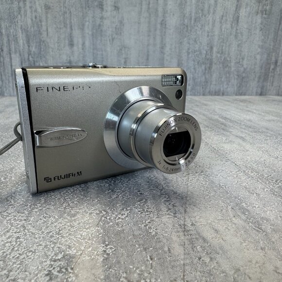 Fujifilm FinePix F30 Compact Digital Camera 6.3MP Tested Works - Picture 10 of 14